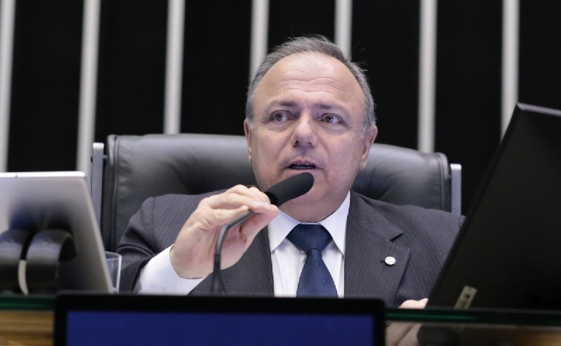 Pazuello mobiliza Rio às vésperas de julgamento decisivo sobre royalties