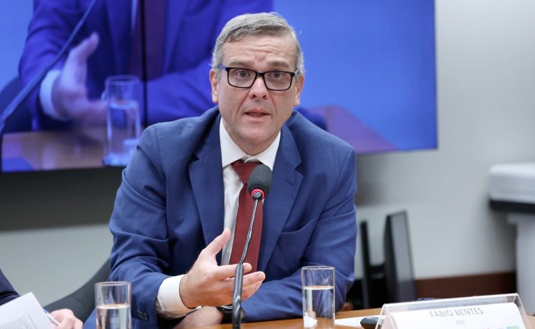 Fábio Bentes vê relação entre crescimento do mercado de apostas e endividamento da população
