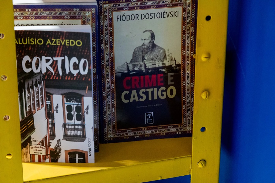 Leitura transforma vidas e reduz conflitos no Centro de Detenção de Cáceres