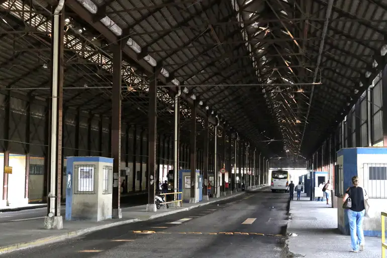 TRT1 e MPT pedem às empresas que apresentem nova proposta, Rodoviários do RJ decidem continuar em greve